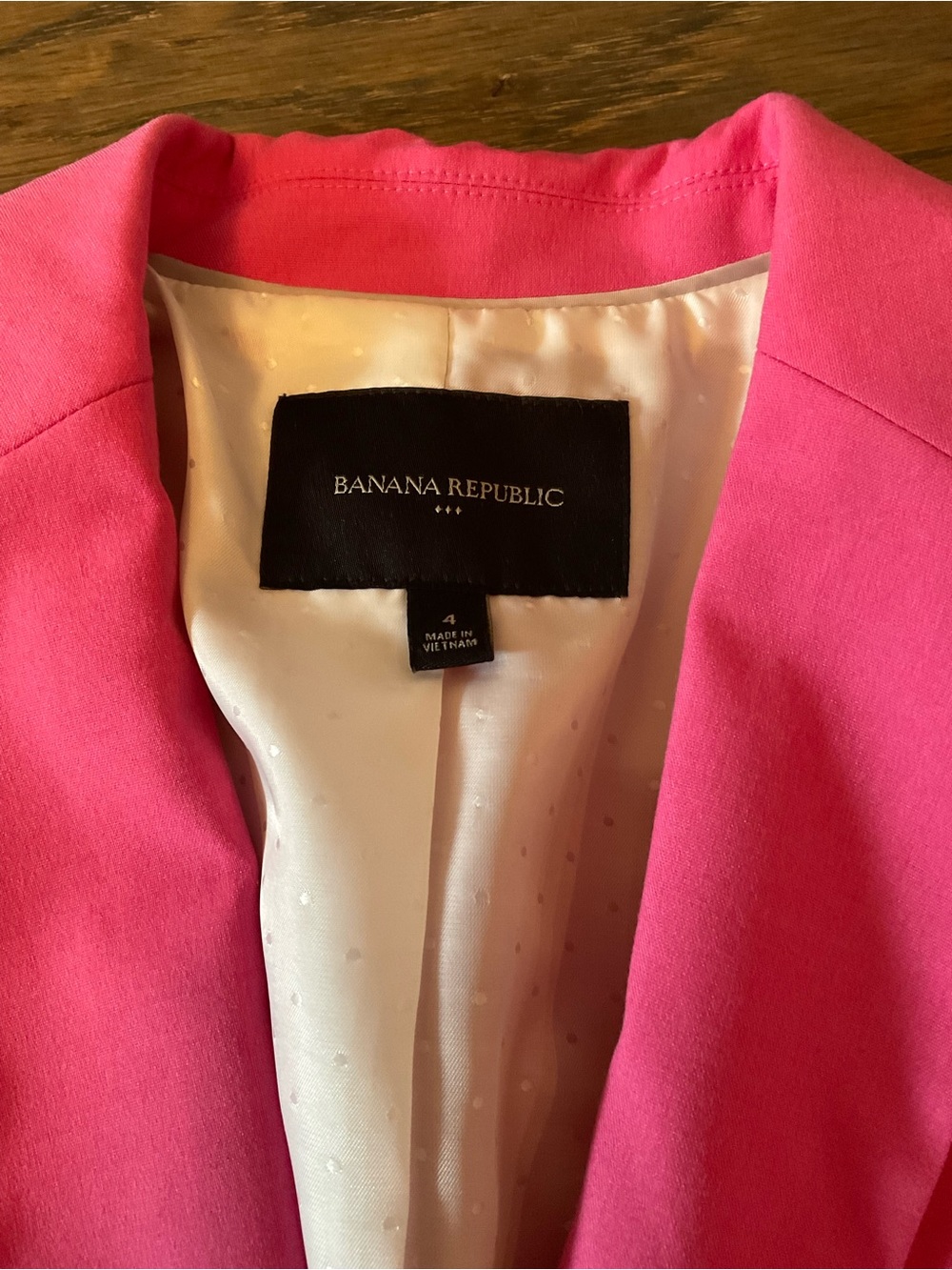 Banana Republic Classic Fit Blazer & Ryan Pant
Blazer: Size 4
Pant: Size 2 - Picture 8 of 15